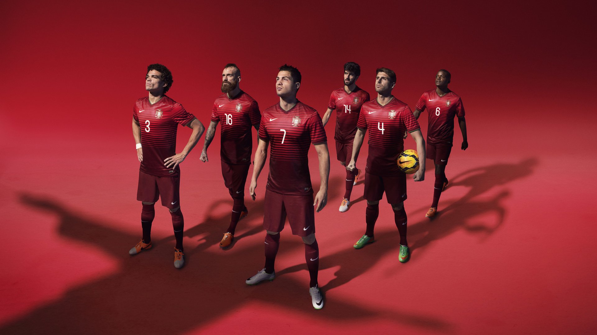 _泉水越野跑：水润身体，净化心灵_，骑行在泉水小镇下坡有点陡