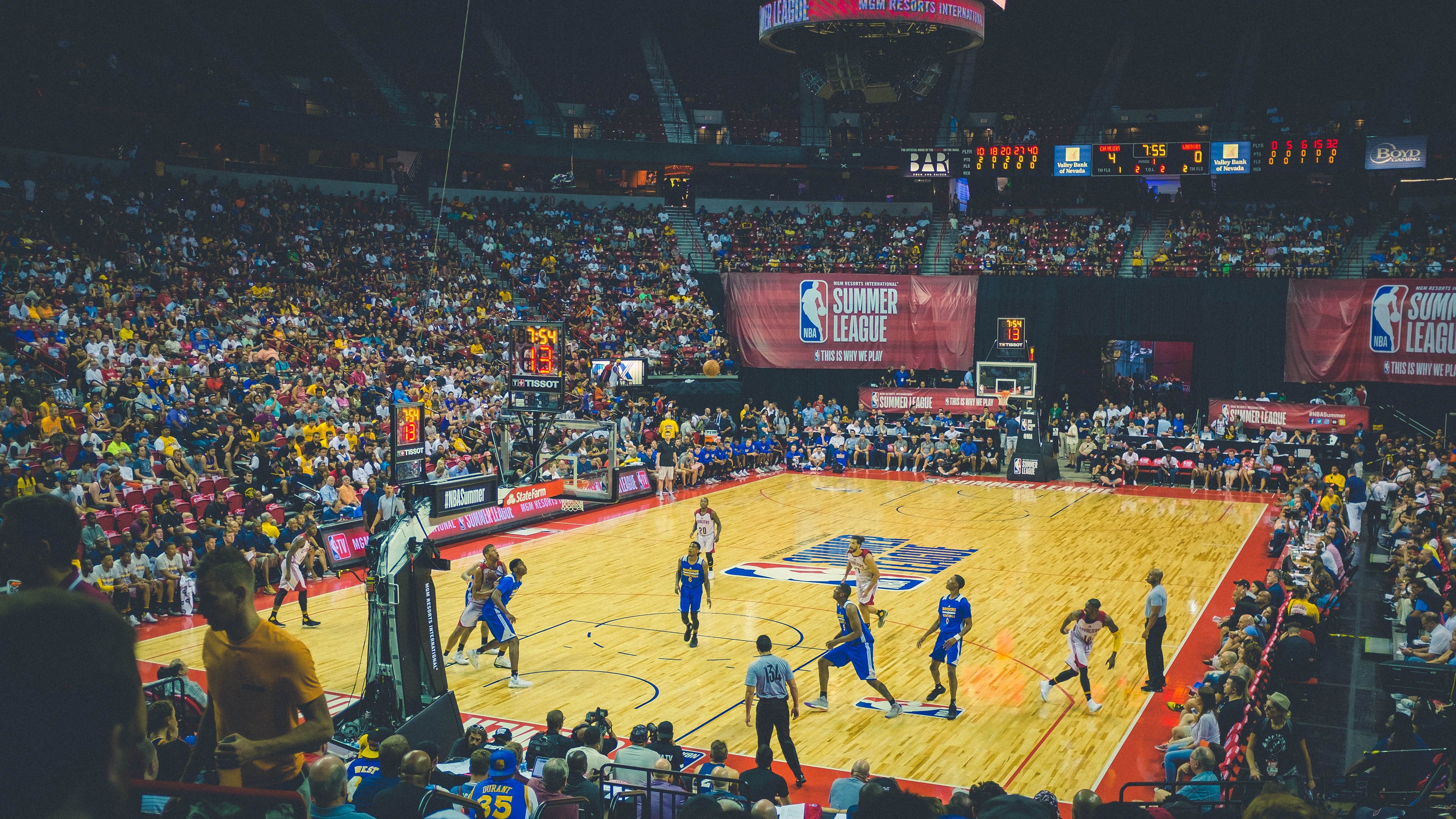 《Faker:迎接第十春,初心依旧》