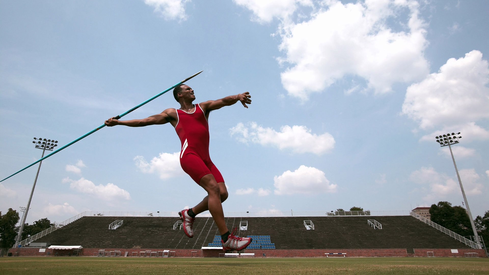 中学生田径总决赛落幕，三人打破全国记录，中学生田径锦标赛